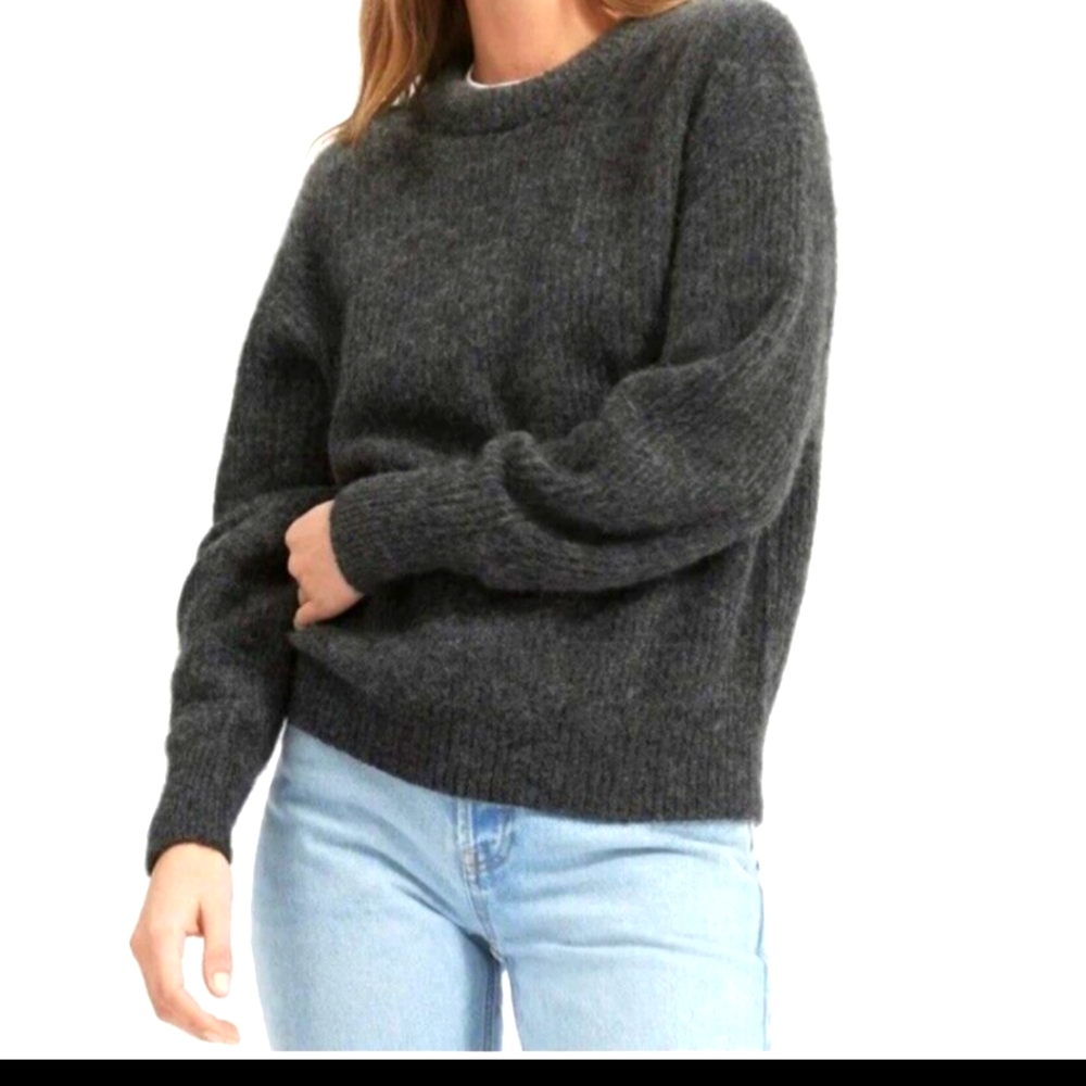 Everlane Charcoal Gray Crewneck Sweater